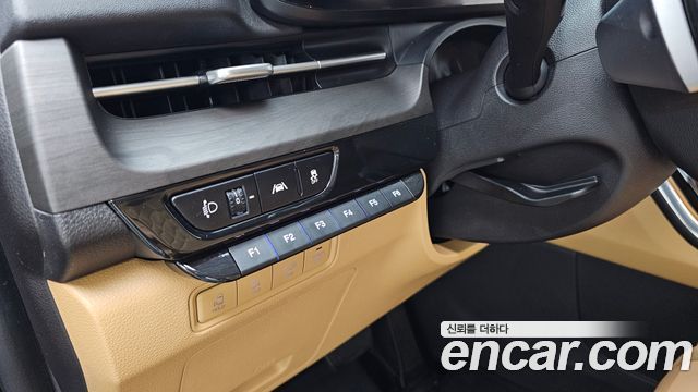 Kia Carnival (IV) Gasoline 9-seater Limousine(Special vehicle) 2021 — фото 33