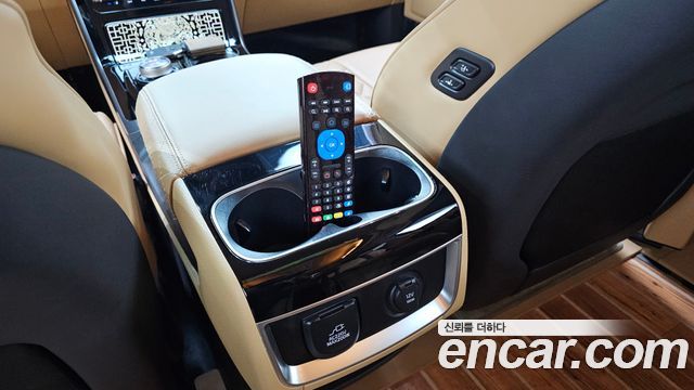 Kia Carnival (IV) Gasoline 9-seater Limousine(Special vehicle) 2021 — фото 41
