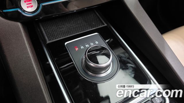 Jaguar F-PACE 20d Prestige 2018 — фото 9