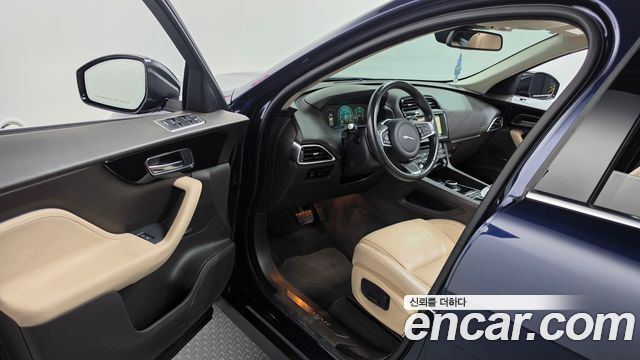 Jaguar F-PACE 20d Prestige 2018 — фото 10