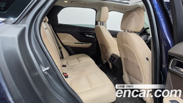 Jaguar F-PACE 20d Prestige 2018 — фото 11