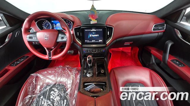Maserati Ghibli 3.0 GranLusso 3rd 2018 — фото 7