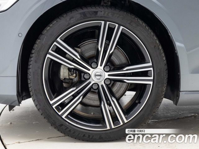 Volvo S60 (III) T5 Inscroption 2020 — фото 7