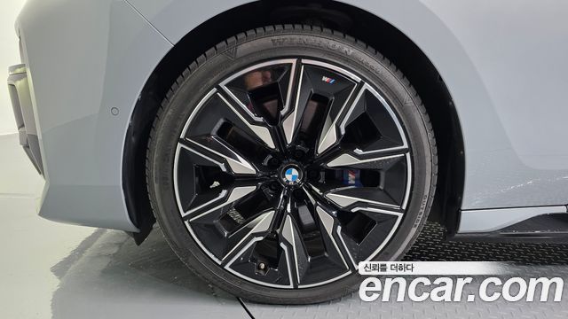 BMW i7 (G70) M70 xDrive 2024 — фото 5