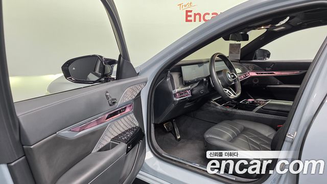 BMW i7 (G70) M70 xDrive 2024 — фото 10
