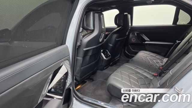 BMW i7 (G70) M70 xDrive 2024 — фото 12