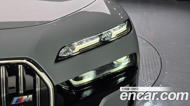 BMW i7 (G70) M70 xDrive 2024 — фото 22