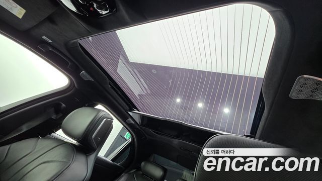 BMW i7 (G70) M70 xDrive 2024 — фото 34