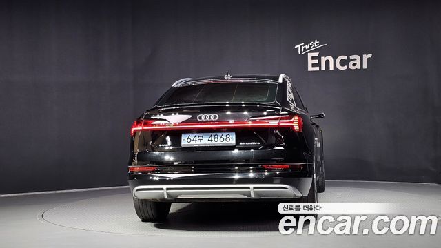 Audi e-tron 55 Quattro Sportback 2021 — фото 4