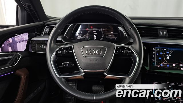Audi e-tron 55 Quattro Sportback 2021 — фото 13