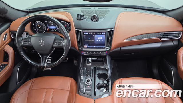 Maserati Levante 3.0 AWD GranSport 2021 — фото 7