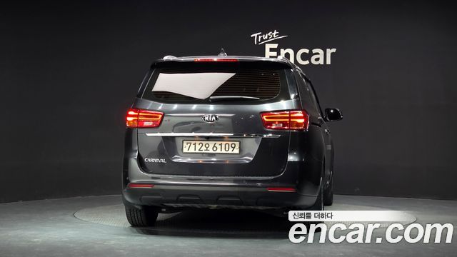 Kia Carnival 11-Seater Prestige 2020 — фото 4