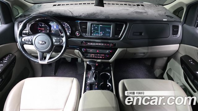 Kia Carnival 11-Seater Prestige 2020 — фото 7