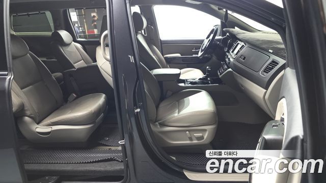 Kia Carnival 11-Seater Prestige 2020 — фото 10