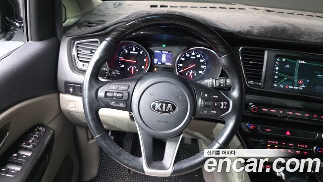 Kia Carnival 11-Seater Prestige 2020 — фото 13