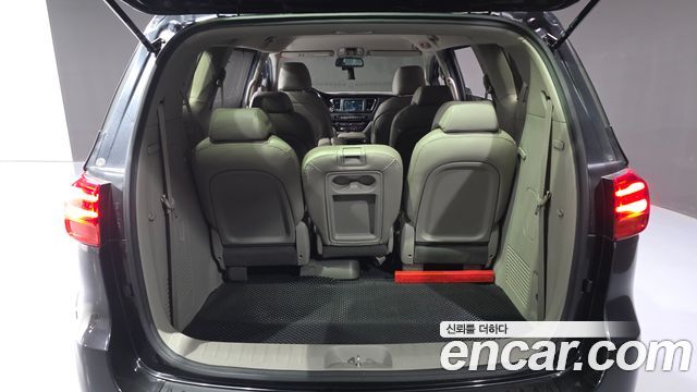 Kia Carnival 11-Seater Prestige 2020 — фото 20