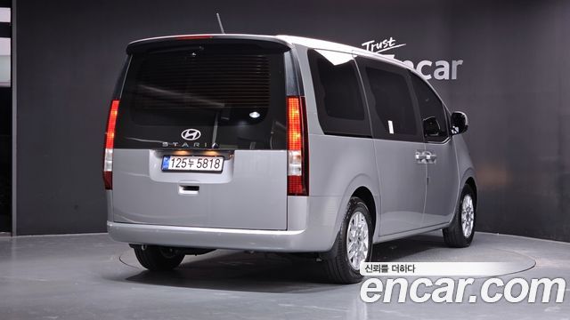 Hyundai Staria Tourer 9-Seater Modern 2025 — фото 2