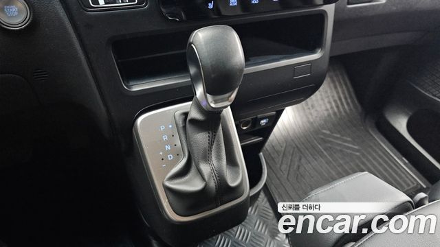 Hyundai Staria Tourer 9-Seater Modern 2025 — фото 9