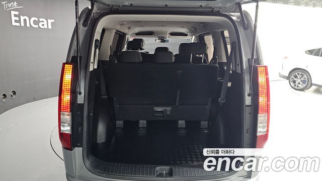 Hyundai Staria Tourer 9-Seater Modern 2025 — фото 20