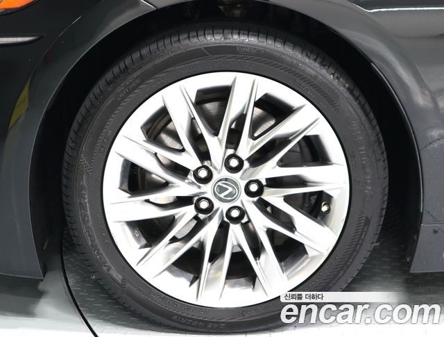 Lexus LS500 (V) 3.5 Luxury AWD 2018 — фото 5