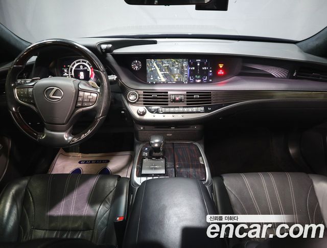 Lexus LS500 (V) 3.5 Luxury AWD 2018 — фото 7