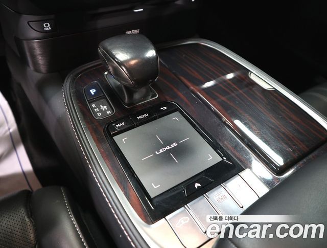 Lexus LS500 (V) 3.5 Luxury AWD 2018 — фото 15