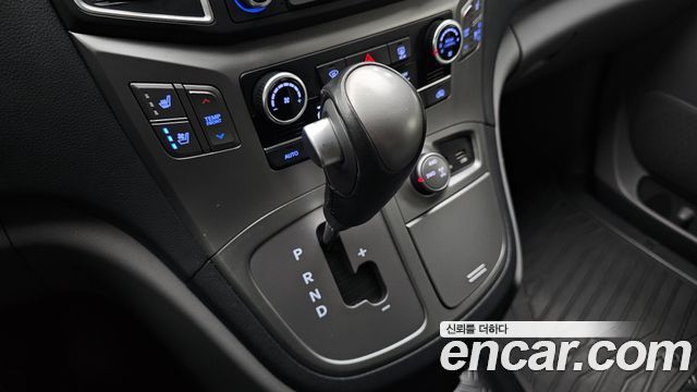 Hyundai Grand Starex 4WD Wagon 12-Seater Modern 2019 — фото 9