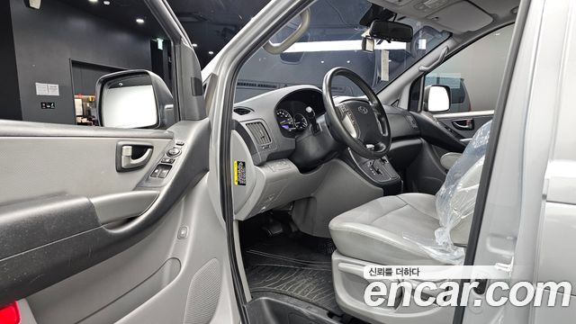 Hyundai Grand Starex 4WD Wagon 12-Seater Modern 2019 — фото 10