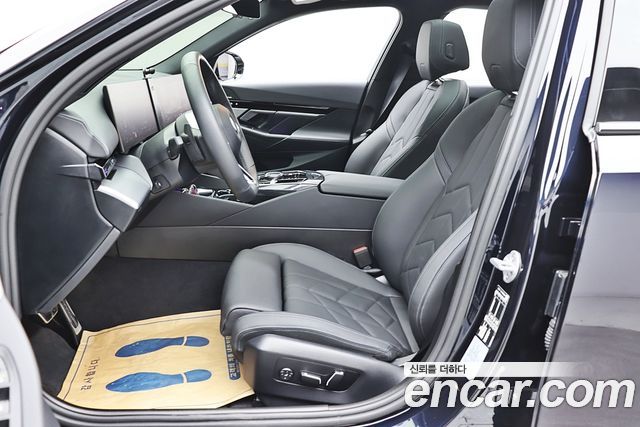 BMW 5 Series (G60) 520i M Sport 2024 — фото 16