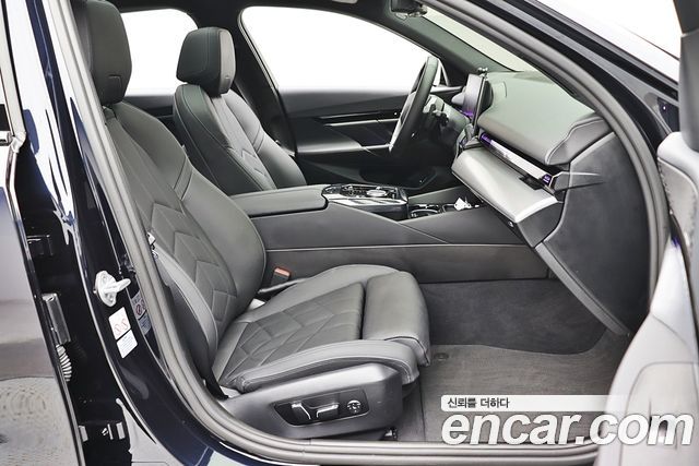 BMW 5 Series (G60) 520i M Sport 2024 — фото 17