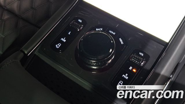Genesis G90 (RS4) Gasoline 3.5 Turbo e-S/C AWD Black 2025 — фото 39