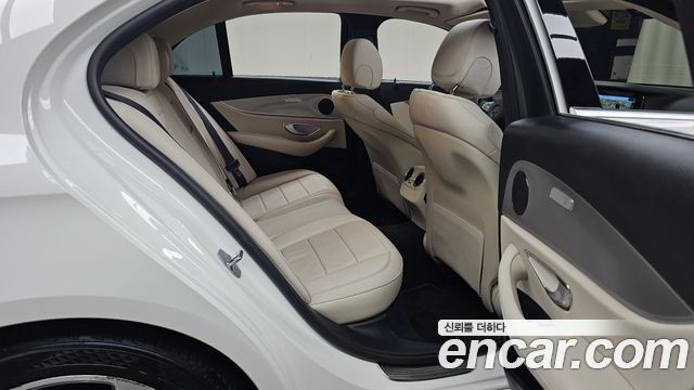 Mercedes-Benz E-Class (W213) E200 Avantgarde 2018 — фото 11