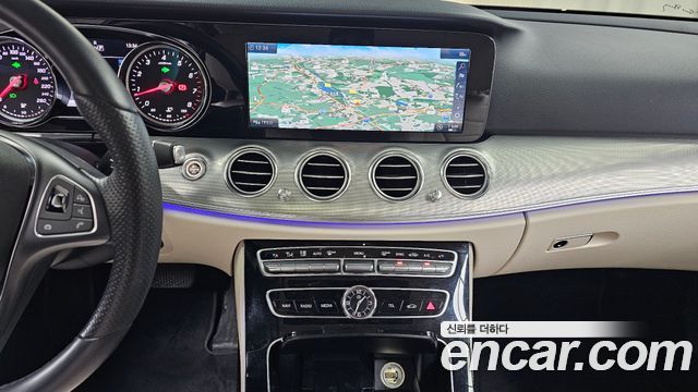Mercedes-Benz E-Class (W213) E200 Avantgarde 2018 — фото 12