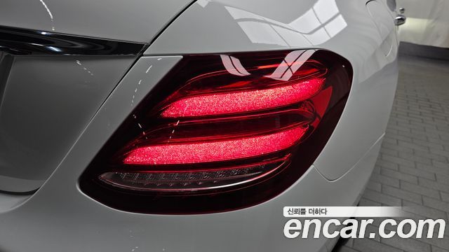 Mercedes-Benz E-Class (W213) E200 Avantgarde 2018 — фото 23