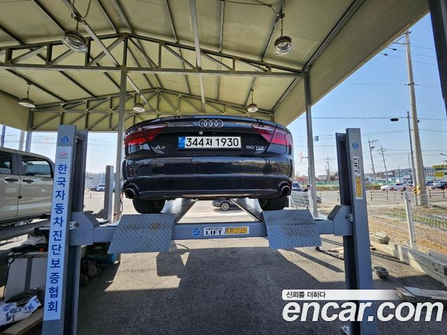 Audi A7 3.0 TFSI Quattro Entry 4G 2012 — фото 2