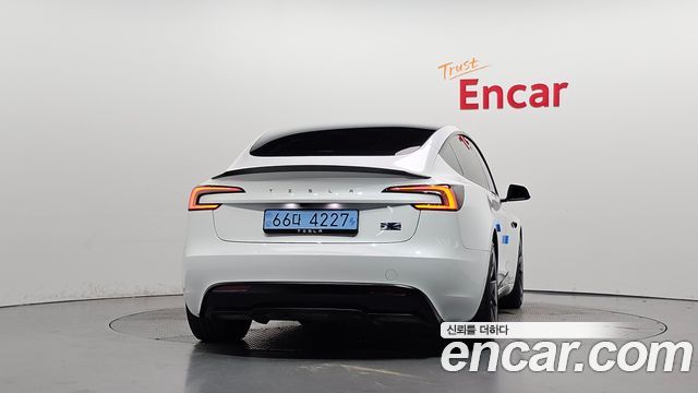 Tesla Model 3 Performance AWD 2026 — фото 4
