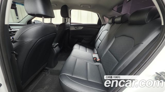 Kia K3 Luxury 2019 — фото 12