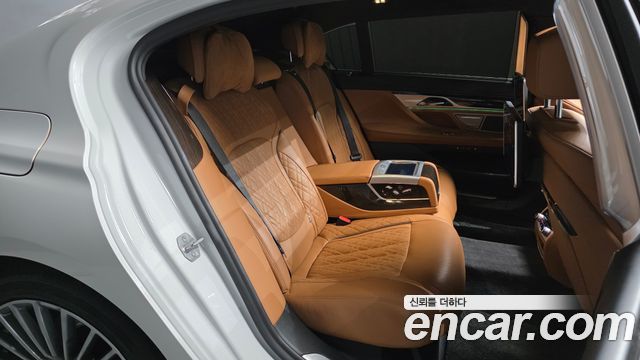 BMW 7 Series (G11) 730Ld xDrive Design Pure Excellence 2020 — фото 12