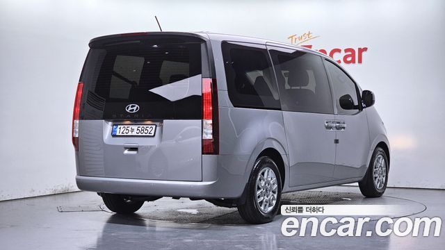 Hyundai Staria Tourer 9-Seater Modern 2025 — фото 2
