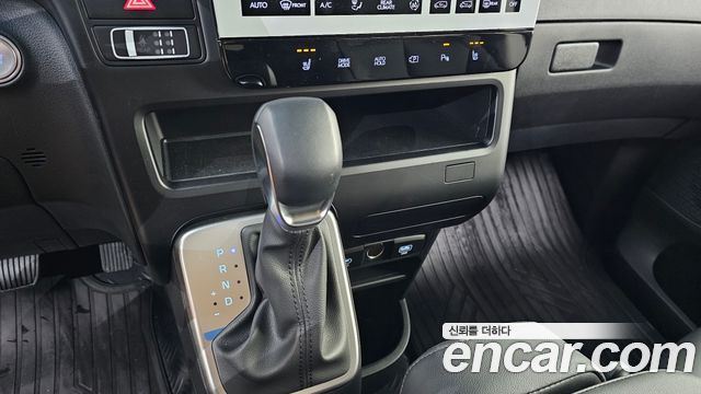 Hyundai Staria Tourer 9-Seater Modern 2025 — фото 9