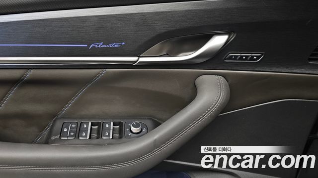 Renault Korea Filante 1.5 E-Tech Esprit Alpine 2WD 2027 — фото 27