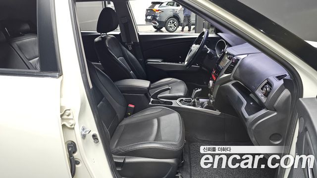 KG Mobility (SsangYong) Tivoli VX 2WD 2015 — фото 10