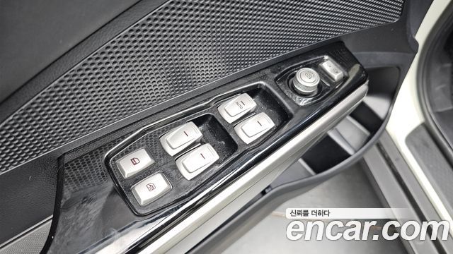 KG Mobility (SsangYong) Tivoli VX 2WD 2015 — фото 18