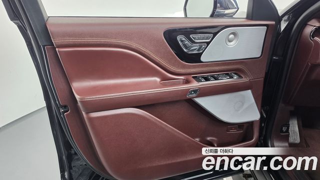 Lincoln Aviator (II) 3.0 Black Label AWD 2021 — фото 24