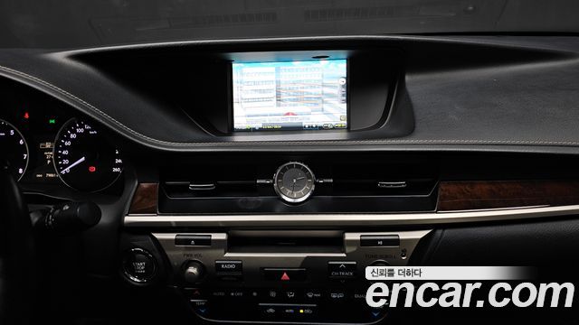 Lexus ES350 Supreme XV60 2013 — фото 15