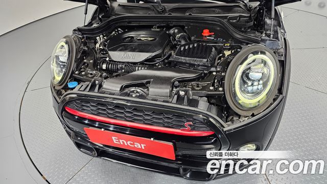MINI Cooper S 5Door Standard 3rd 2019 — фото 6