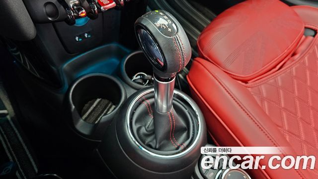 MINI Cooper S 5Door Standard 3rd 2019 — фото 9