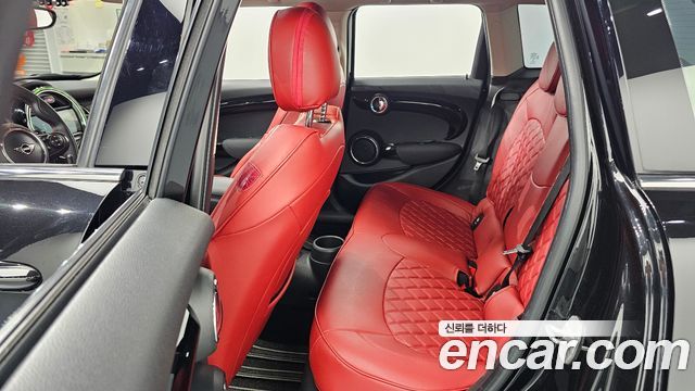 MINI Cooper S 5Door Standard 3rd 2019 — фото 16