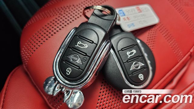 MINI Cooper S 5Door Standard 3rd 2019 — фото 21