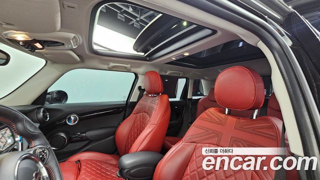 MINI Cooper S 5Door Standard 3rd 2019 — фото 22